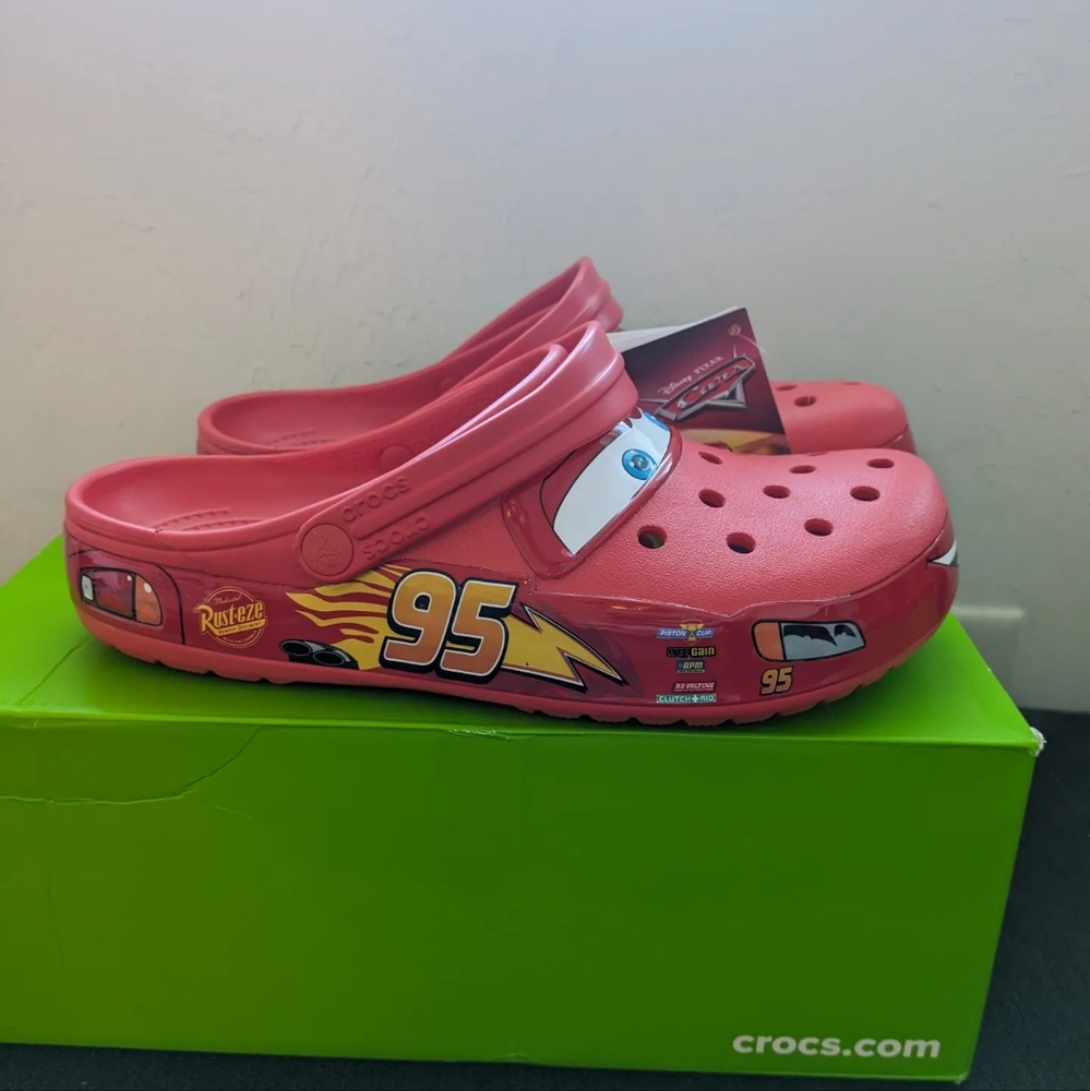 Size 8 lightning McQueen Crocs